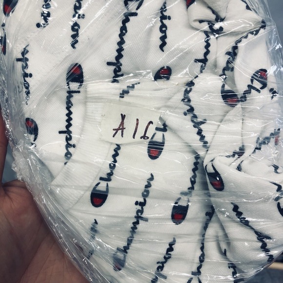 Vintage Champion White Short Sleeve T-Shirt Scoop Neck Big Logo Men's XXL Top - Picture 5 of 5